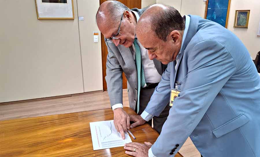 Bocalom discute meio ambiente e segurança pública com Alckmin em reunião no Ministério do Desenvolvimento